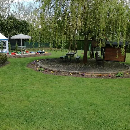 Campsite Urlaub Machen Direkt Am Irland Kinderparadies In Twisteden Im Grossen Garten Bei Privatleute Fur Maximal Sechs Personen Kevelaer