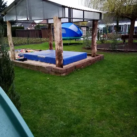 Urlaub Machen Direkt Am Irland Kinderparadies In Twisteden Im Grossen Garten Bei Privatleute Fur Maximal Sechs Personen Campsite *