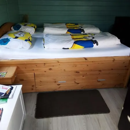 Urlaub Machen Direkt Am Irland Kinderparadies In Twisteden Im Grossen Garten Bei Privatleute Fur Maximal Sechs Personen