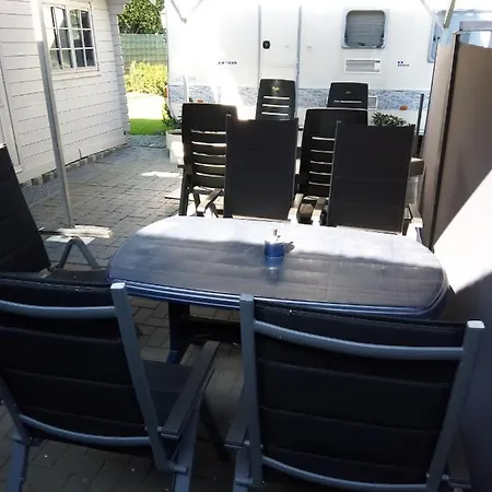 Urlaub Machen Direkt Am Irland Kinderparadies In Twisteden Im Grossen Garten Bei Privatleute Fur Maximal Sechs Personen Campsite *
