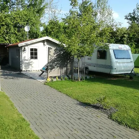 Urlaub Machen Direkt Am Irland Kinderparadies In Twisteden Im Grossen Garten Bei Privatleute Fur Maximal Sechs Personen Campsite *